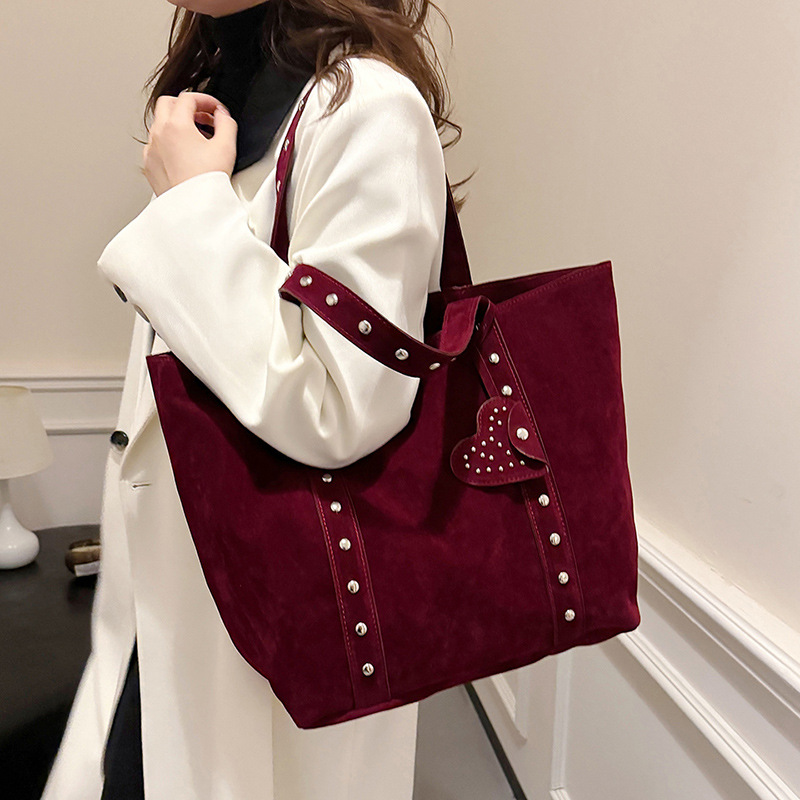 Rivet Handheld Tote Bags for W - đánh giá và giá Interior Design Class