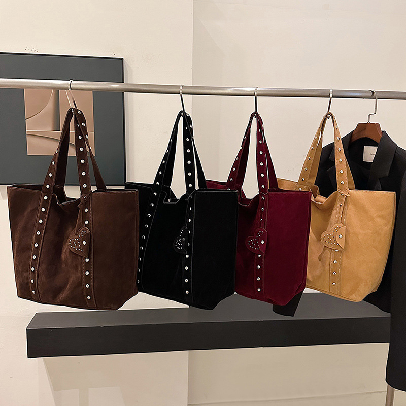 Rivet Handheld Tote Bags for W - đánh giá và giá Interior Design Class